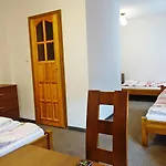 Alojamento de Acomodação e Pequeno-almoço Goscinne U Komperdow Pod Wyciagiem Narciarskim Kaniowka 3*