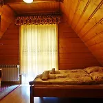 Goscinne U Komperdow Pod Wyciagiem Narciarskim Kaniowka 住宿加早餐酒店 3*