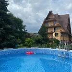 Goscinne U Komperdow Pod Wyciagiem Narciarskim Kaniowka