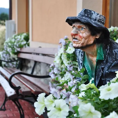 Bed & Breakfast Goscinne U Komperdow Pod Wyciagiem Narciarskim Kaniowka 3*