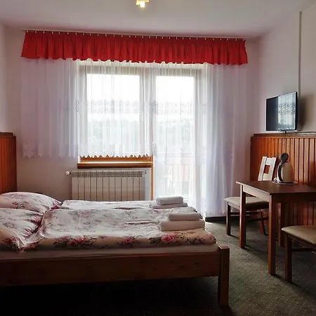 Goscinne U Komperdow Pod Wyciagiem Narciarskim Kaniowka Bed & Breakfast 3*