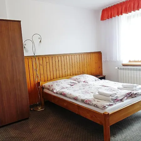 Goscinne U Komperdow Pod Wyciagiem Narciarskim Kaniowka Bed & Breakfast 3*