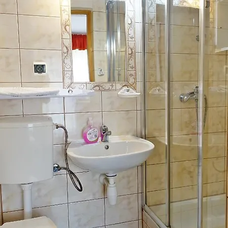 Goscinne U Komperdow Pod Wyciagiem Narciarskim Kaniowka Bed & Breakfast