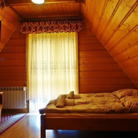 Goscinne U Komperdow Pod Wyciagiem Narciarskim Kaniowka Bed & Breakfast 3*