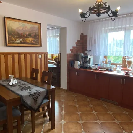 Goscinne U Komperdow Pod Wyciagiem Narciarskim Kaniowka Bialka Tatrzanska