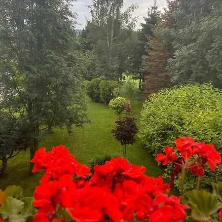 Goscinne U Komperdow Pod Wyciagiem Narciarskim Kaniowka 3*