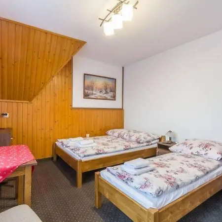 Goscinne U Komperdow Pod Wyciagiem Narciarskim Kaniowka Bed & Breakfast Białka