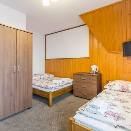 Bed & Breakfast Goscinne U Komperdow Pod Wyciagiem Narciarskim Kaniowka 3*