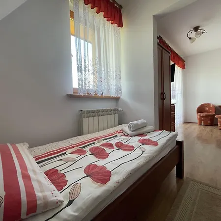 Goscinne U Komperdow Pod Wyciagiem Narciarskim Kaniowka Alojamento de Acomodação e Pequeno-almoço