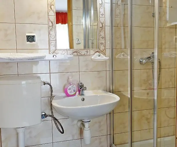 Goscinne U Komperdow Pod Wyciagiem Narciarskim Kaniowka Bed & Breakfast