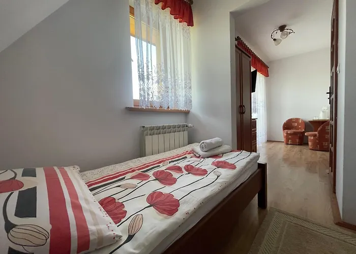 Goscinne U Komperdow Pod Wyciagiem Narciarskim Kaniowka Bed & Breakfast